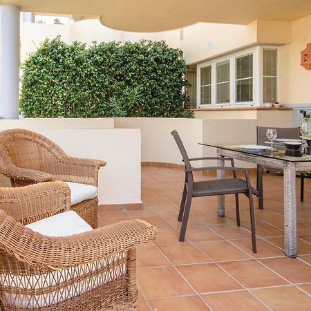 Beautiful Apartment In Marbella-Cabopino With 2 Bedrooms, Wifi And Outdoor Swimming Pool Extérieur photo