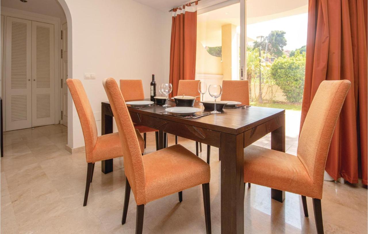 Beautiful Apartment In Marbella-Cabopino With 2 Bedrooms, Wifi And Outdoor Swimming Pool Extérieur photo